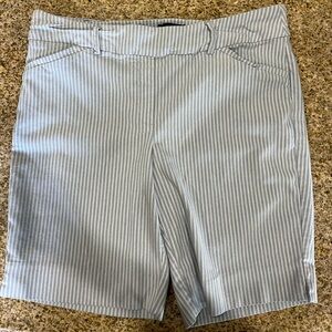 Hilary Radley pinstriped pull on shorts XL